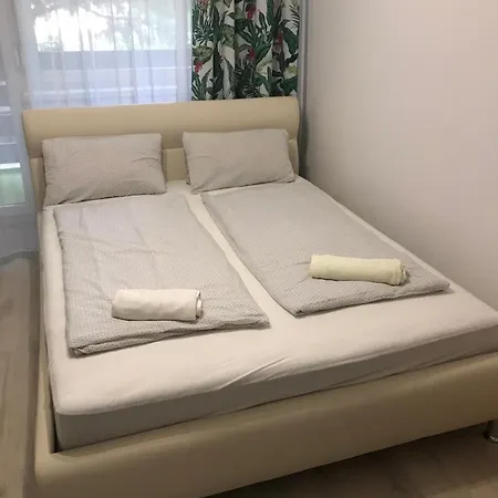 Anita Apartmanhaz Апартаменты Хайдусобосло